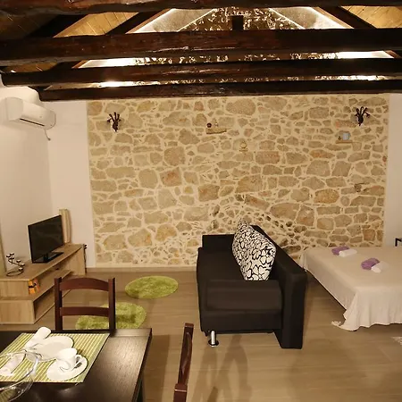 Pensionat Peros 3*