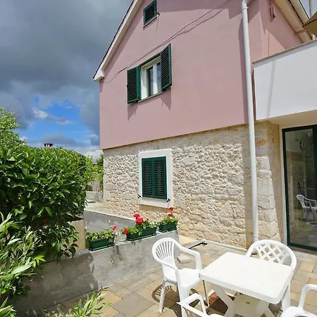 Guest house Peros
